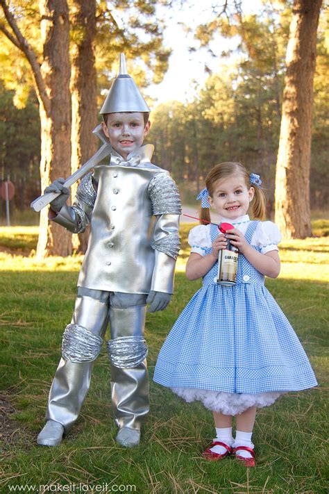 Halloween Costumes 2014: The whole "Wizard of Oz" gang! (...plus a ...