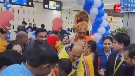 First Flight To Ayodhya Devotees Witness Hanuman S Attire At Ahmedabad