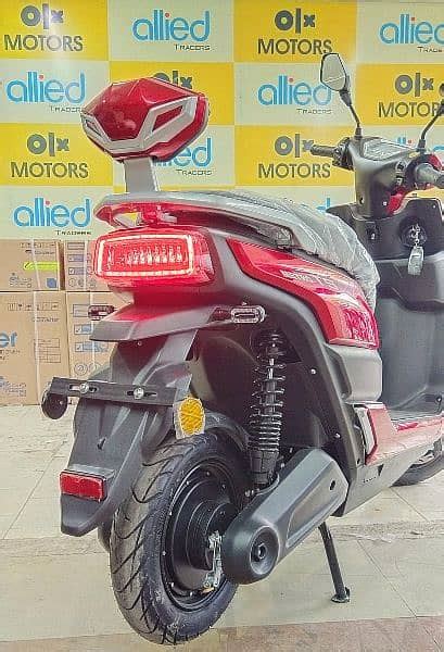 Brand New Electric Scooter Scooty EV Bike Metro Road King Eveon Yadea