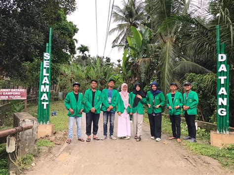 Unimalnews Mahasiswa Kkn Membuat Gapura Di Gampong Siren Tujoh