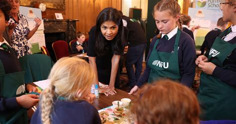 NFU Education sparks passion for farming at No. 10 – NFUonline