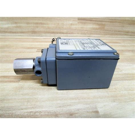 Square D Gcw Pressure Switch Gcw New No Box Mara Industrial