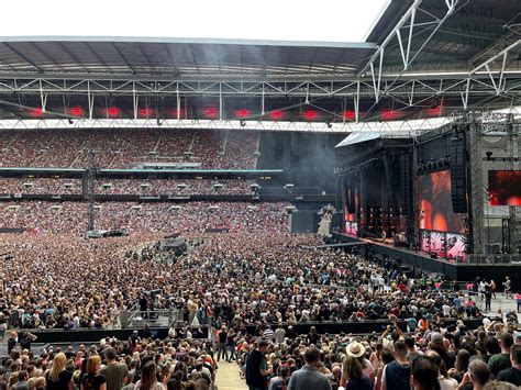 "There Goes My Heroes" - Taylor Hawkins Tribute Concert, London — Kurt