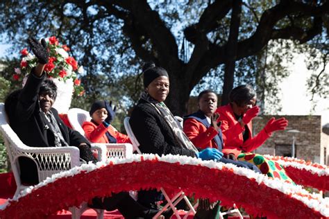 Students join the community in celebrating MLK Day – District