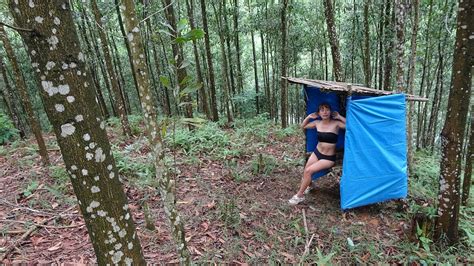 Free Life Alone In The Deep Forest Bushwalking In The Woods Building