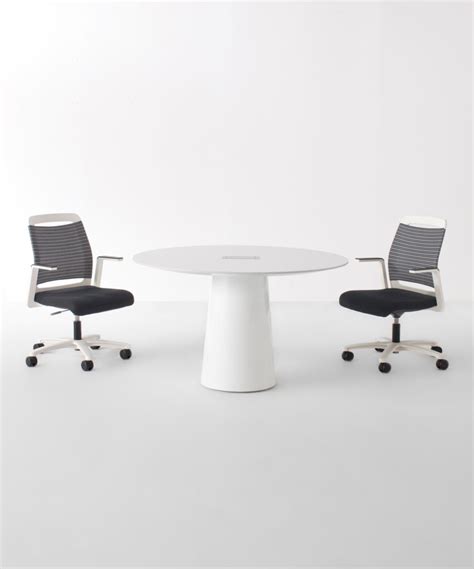 White Round Meeting Table - Ambience Doré