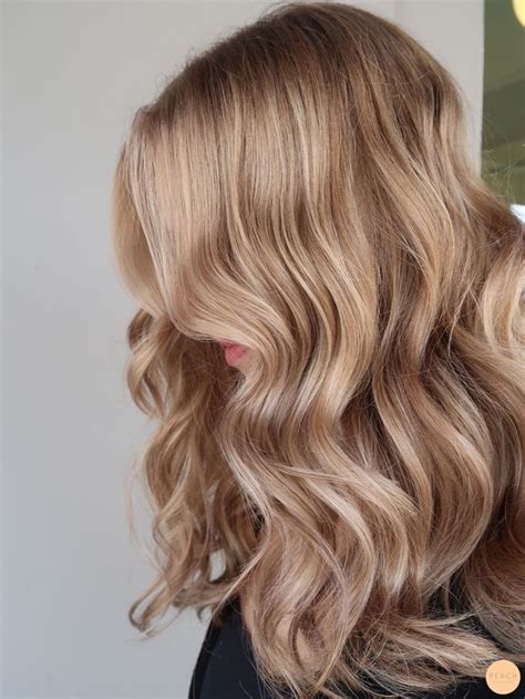 Naturlig Balayage Varma Och Kalla Toner Champagne Blonde Hair Honey