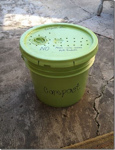 Simply Adapting: Super Easy DIY Indoor Compost Bin