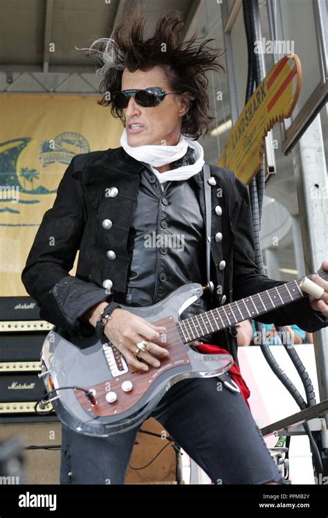 Lead Singer Of Aerosmith Hi Res Stock Photography And Images Alamy