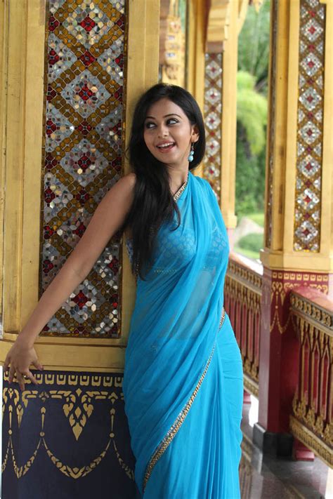 Hot Blog Photos Rakul Preet Singh Latest Hot Navel Show Photos In Saree