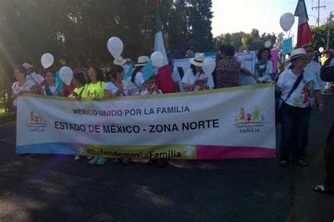 Marchan miles de personas en 120 ciudades del país en contra de las bodas gay e consulta