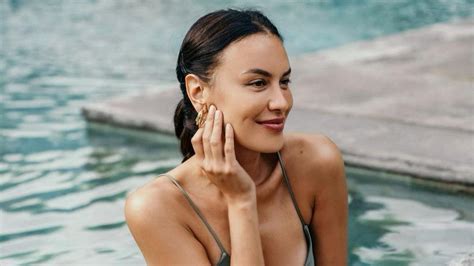 Sophia Latjuba Pamer Foto Pakai Bikini Netizen Enggak Ada Lemaknya