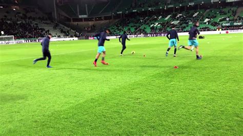 ASSE OM entrée des Olympiens sur le terrain pour l échauffement