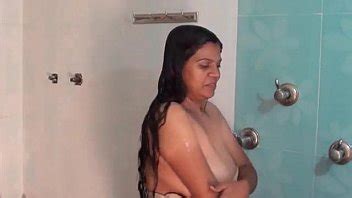 Aunty Big Boobs Bathing XVIDEOS