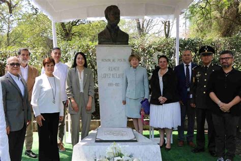 Honran La Memoria De Ramón López Velarde En El Panteón Dolores En Cdmx