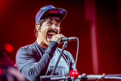 Red Hot Chili Peppersin keikka Australiassa herätti faneissa närää Tylsä settilista sai puolet