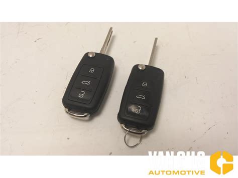 Folding Key Volkswagen Caddy 5K0837202AD VOLKSWAGEN