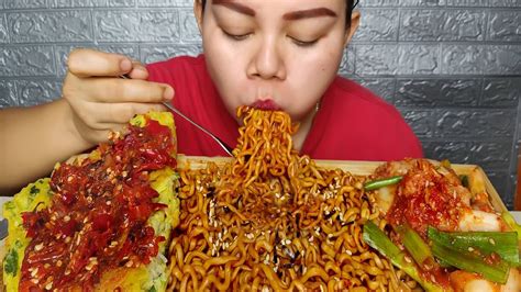 Mie Samyang Plus Kimchi Pedas Telor Geprek Sambal Matah Mukbang Youtube