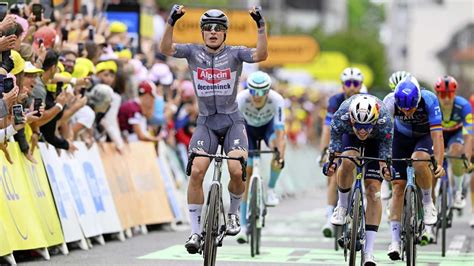 Jasper Philipsen Wint Spectaculaire Dertiende Etappe In Tour De France