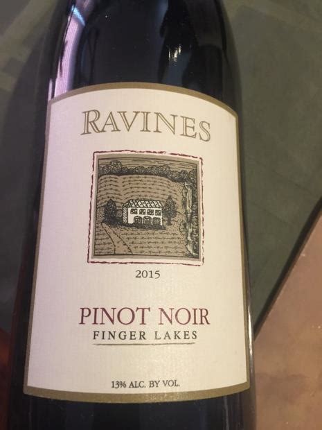 2015 Ravines Wine Cellars Pinot Noir USA New York Finger Lakes