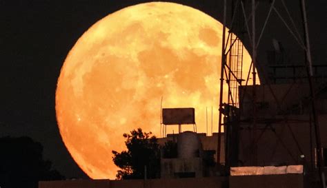 Terpesona Penampakan Supermoon Terakhir Tahun 2022 Di Langit Dunia