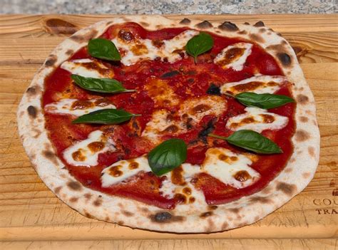 Le 5 Stagioni Pizza Napoletana Flour Satisfying Slice