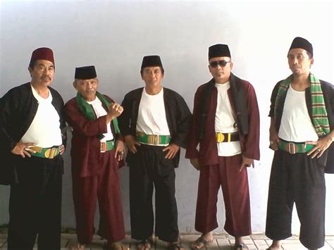 5 Jenis Pakaian Adat Betawi Lengkap Penjelasan Penggunaannya Semua