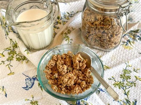 Low FODMAP Nut-Free Granola - FODMAP Everyday