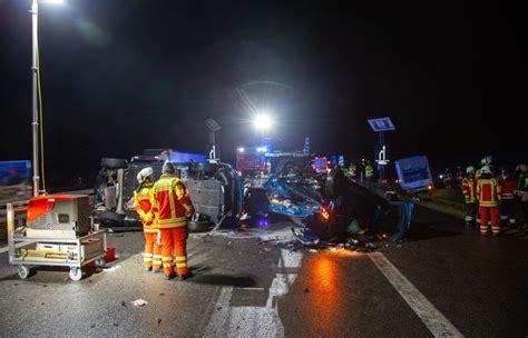 Nach Unfall Auf A3 Bei Neumarkt Autofahrer 64 Aus Dem Raum