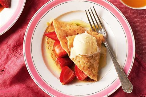 Crepes Suzette With Strawberries