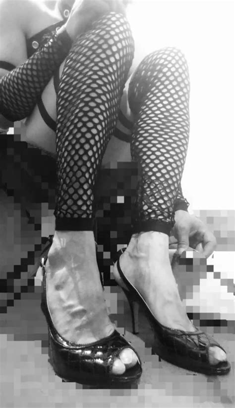 A Dark Mistress Long Toenails Nude Pics Xhamster