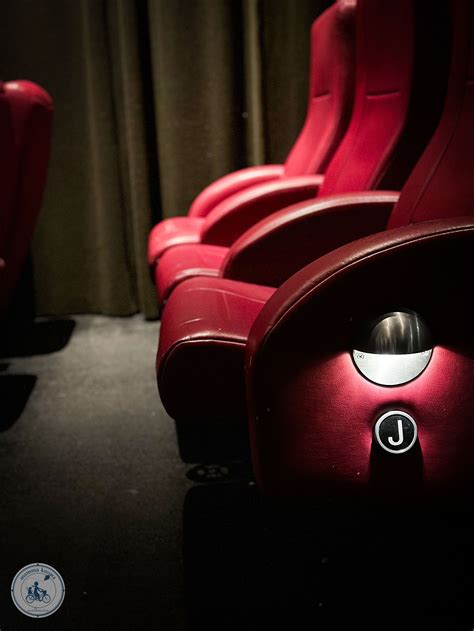 reading cinema, epping — mamma knows north