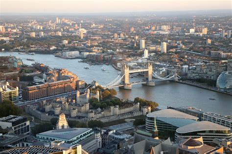 The Lookout, 8 Bishopsgate - Out and About