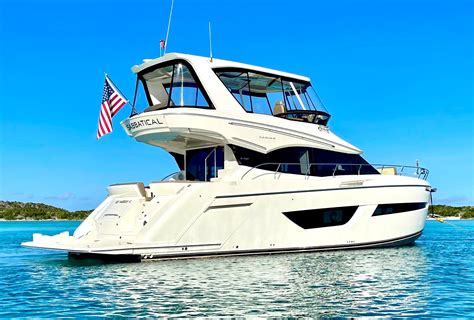 52' Carver C52 Command Bridge 2019 | Seattle Yachts