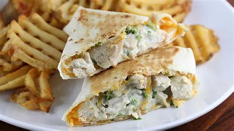 Crispy Chicken Wraps Recipe: Ready in 15 Minutes - BlogChef