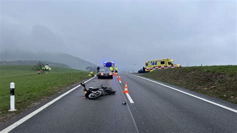 Heftiger Unfall In Kaisten AG Motorradlenker 30 Schwer Verletzt