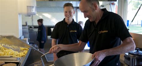 Frietwagen Op Locatie Huren Friet Enzo Frietwagen Huren