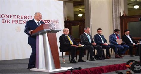 AMLO garantiza cobertura médica para periodistas que carecen de ella