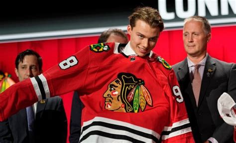 Connor Bedard Signe Avec Les Blackhawks De Chicago Canada