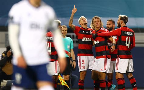 Braz revela detalhes do clima no vestiário do Flamengo após eliminação