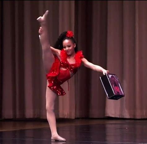 Dance Moms Nia In Her Solo Working Girl Nia Sioux Frazier Nia Frazier Dance Moms Pictures