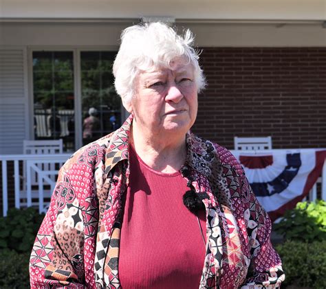 Families share their experiences at the Columbia Fisher House as they