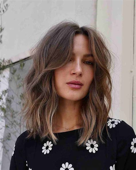 26 Elegant Ways to Style Curtain Bangs with Short Hair 42