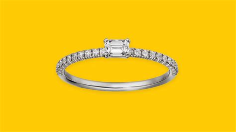 Что можно подарить девушке на Новый год? | GQ Россия