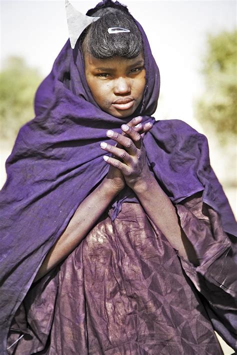 Img Une Danseuse Au Campement Annie Leroy Flickr