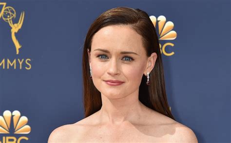 'Gilmore Girls' Took a Giant Gamble Casting Alexis Bledel As Rory