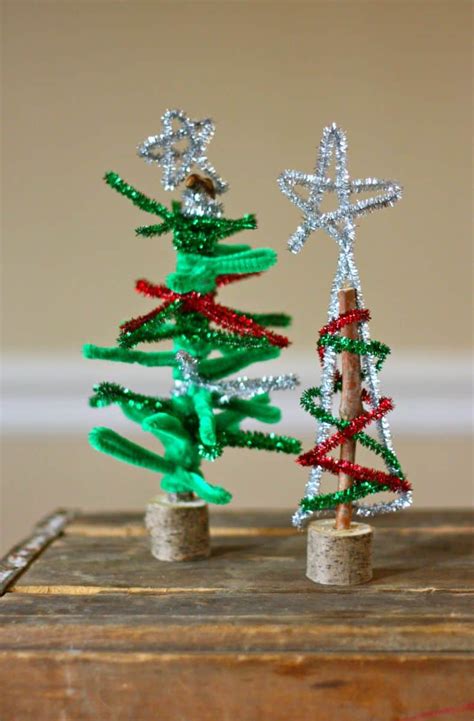 8 Fun Holiday Stick Crafts