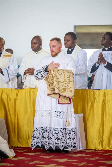 Une Ordination Diaconale Au Gabon Pour L Institut Du Christ Roi