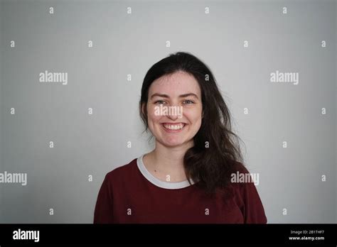 Headshot Of Brunette Women Stock Photo Alamy