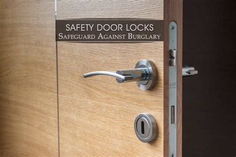 Safety Door Locks: Safeguard Against Burglary!